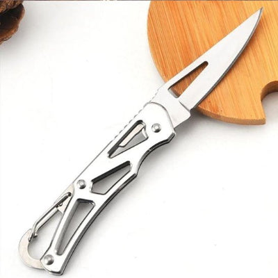 couteau cuisine pliant sur le plancher