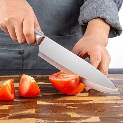 couteau de cuisine pour les tomates