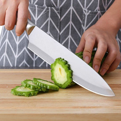 couteau de cuisine pour les legumes verts kaki