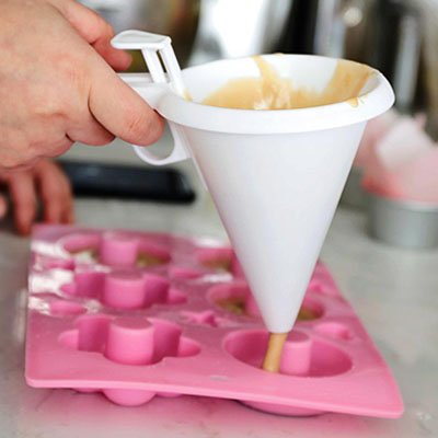 entonnoir a piston pour une distribution uniforme